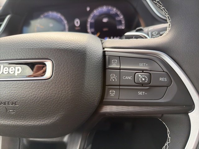 New 2025 Jeep Grand Cherokee 4WD image 17