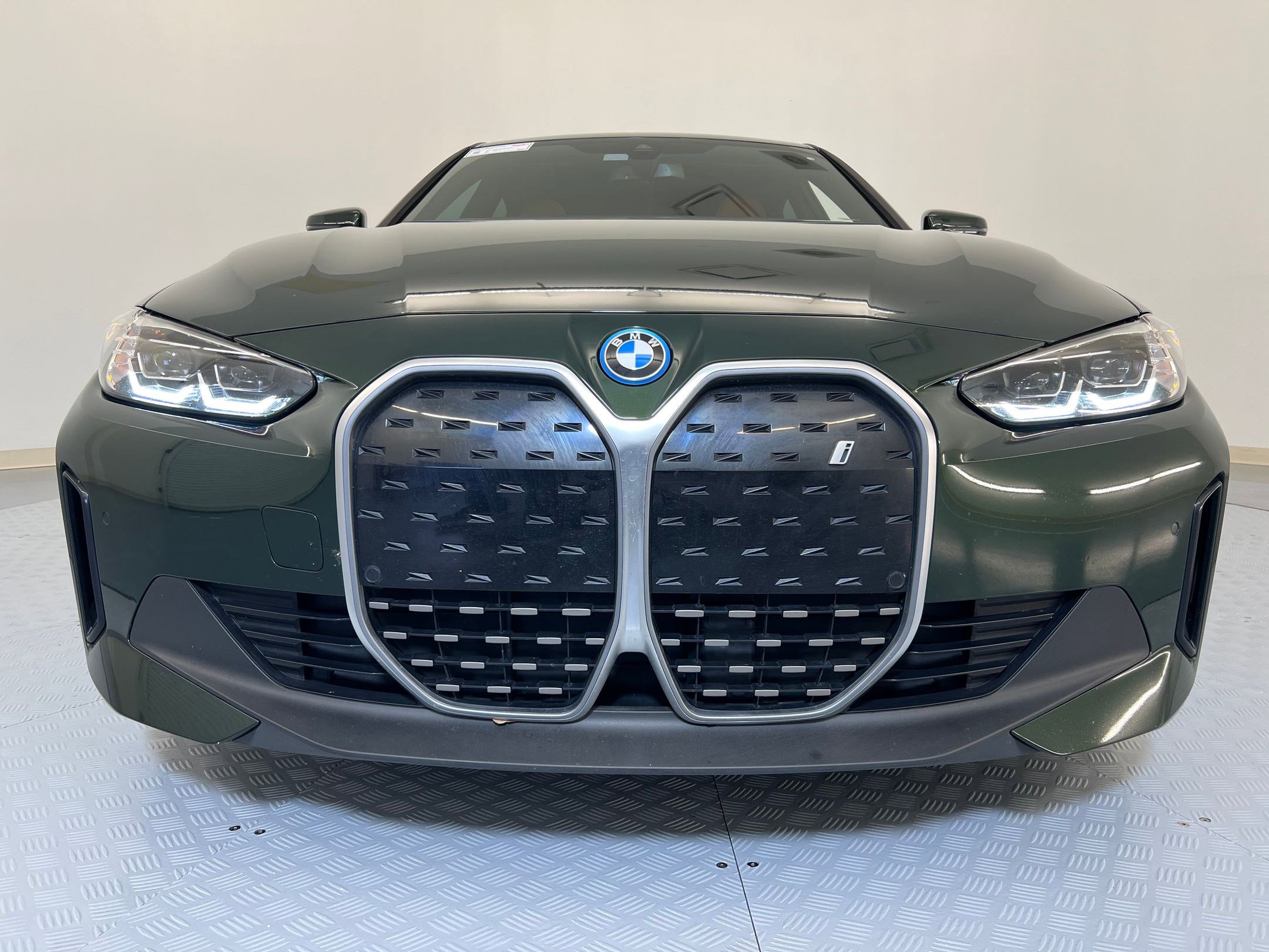 Used 2023 BMW i4 eDrive35 w/ Premium Package image 5