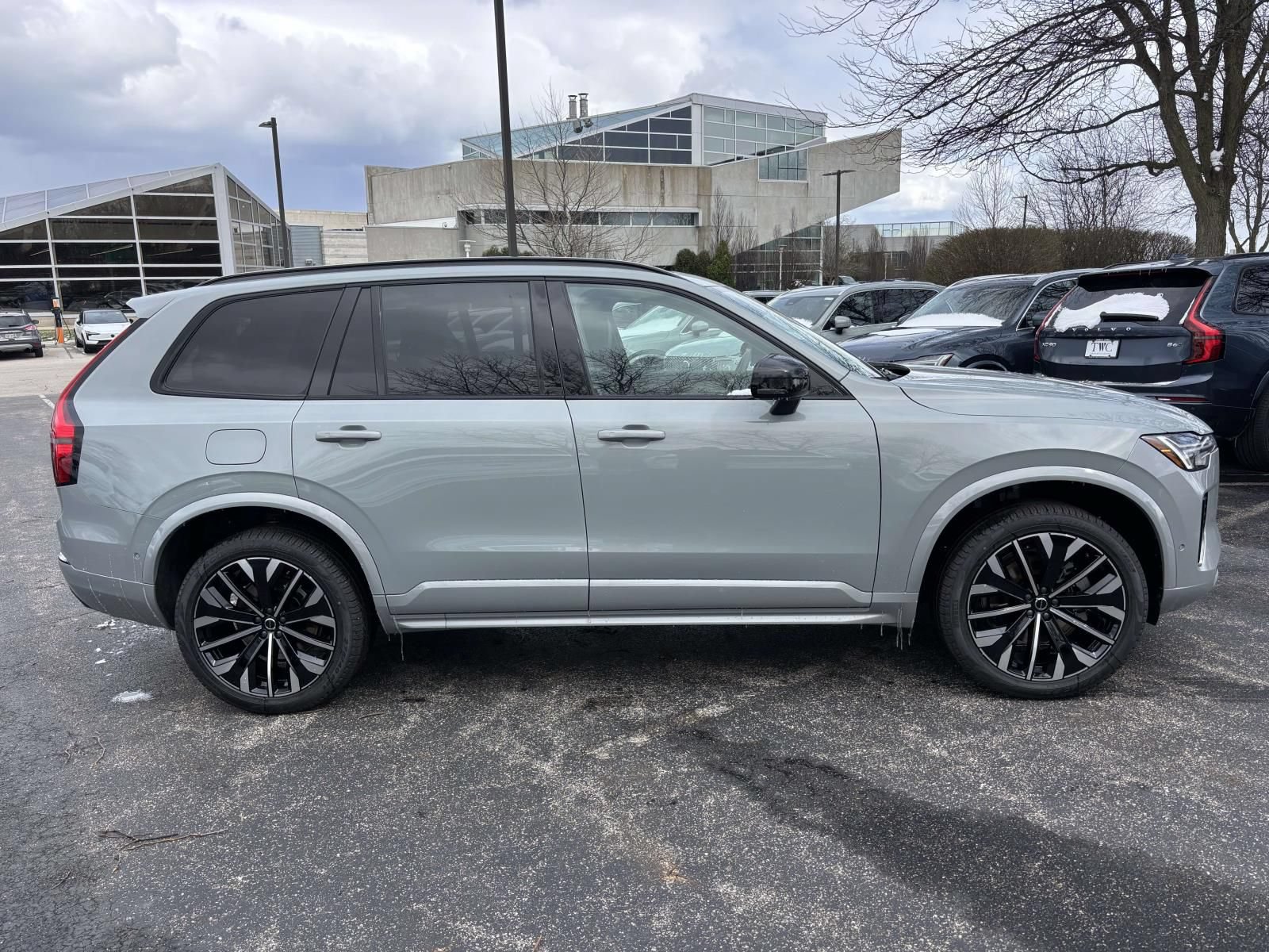 New 2026 Volvo XC90 B6 Ultra w/ Protection Package Premier AWD/4WD image 4