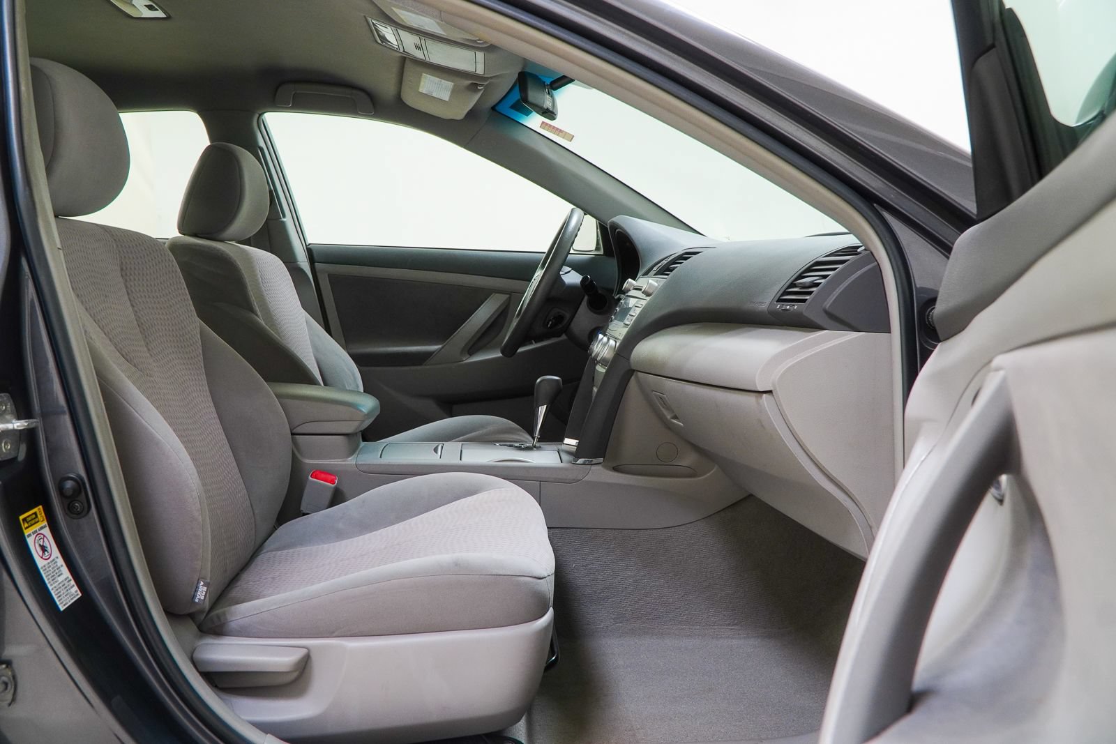 Used 2011 Toyota Camry LE FWD image 32