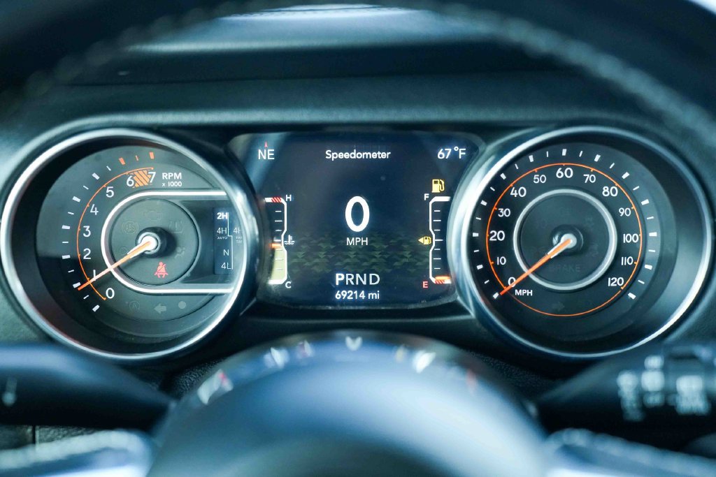 Used 2021 Jeep Wrangler Unlimited Sahara AWD/4WD image 21