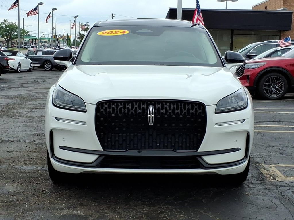 Used 2024 Lincoln Corsair AWD w/ Equipment Group 101A image 2