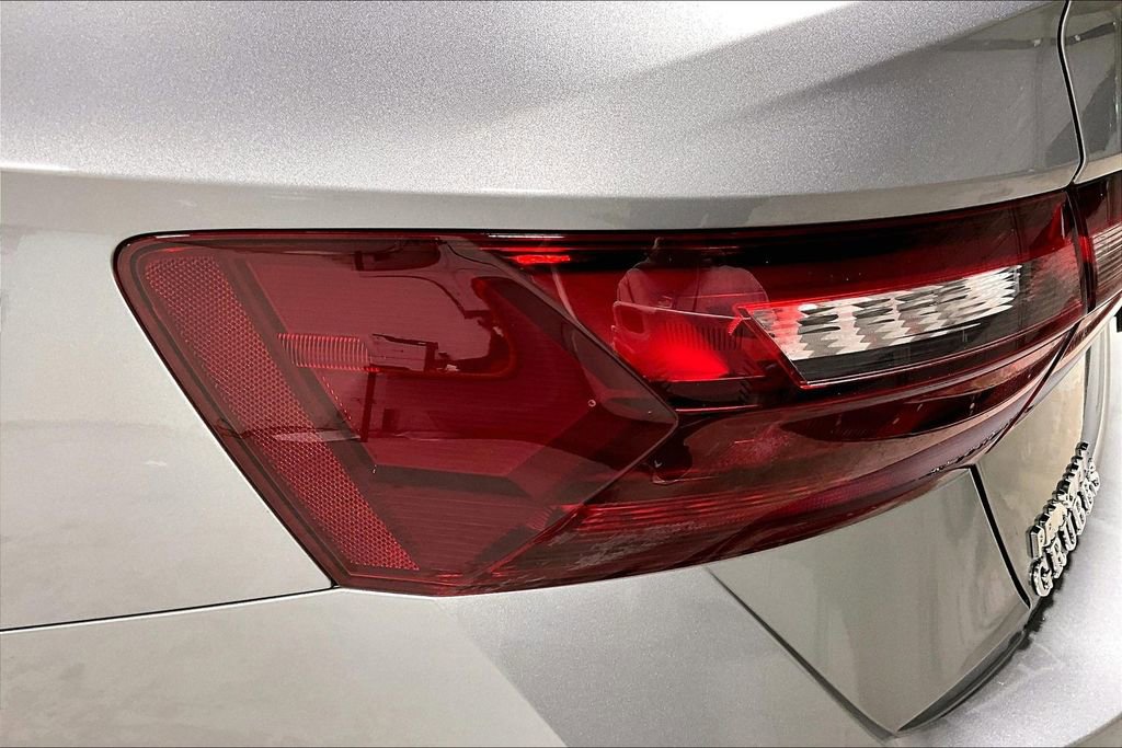 Used 2025 Volkswagen Jetta SEL image 39