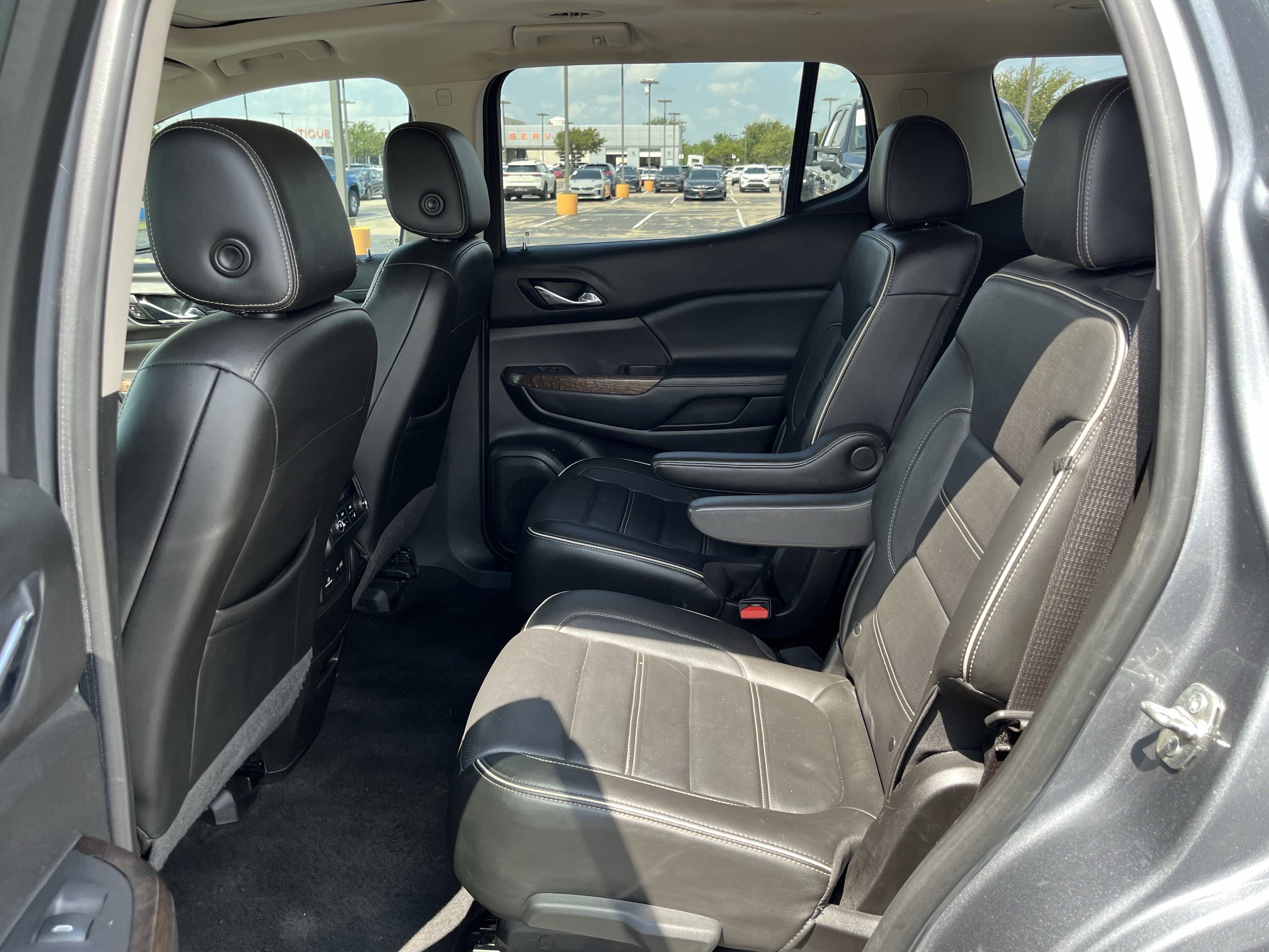 Used 2020 GMC Acadia Denali w/ Technology Package FWD image 33