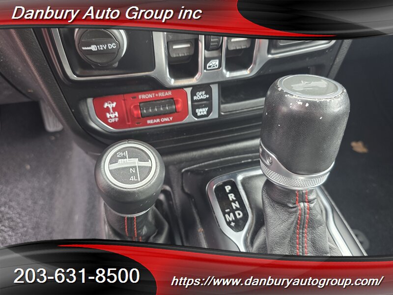Used 2022 Jeep Wrangler Unlimited Rubicon w/ Cold Weather Group AWD/4WD image 12