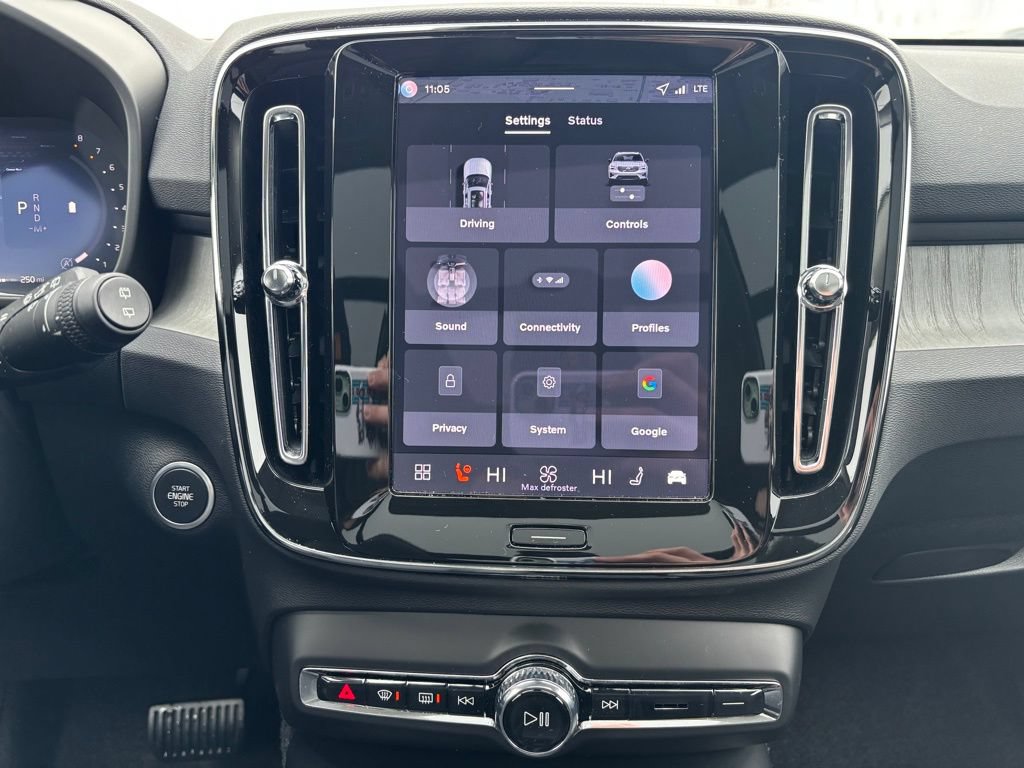 Certified 2026 Volvo XC40 B5 Plus w/ Protection Package Premier AWD/4WD image 15