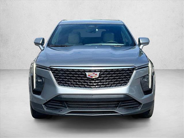 Certified 2024 Cadillac XT4 Luxury w/ Cold Weather Package FWD image 3