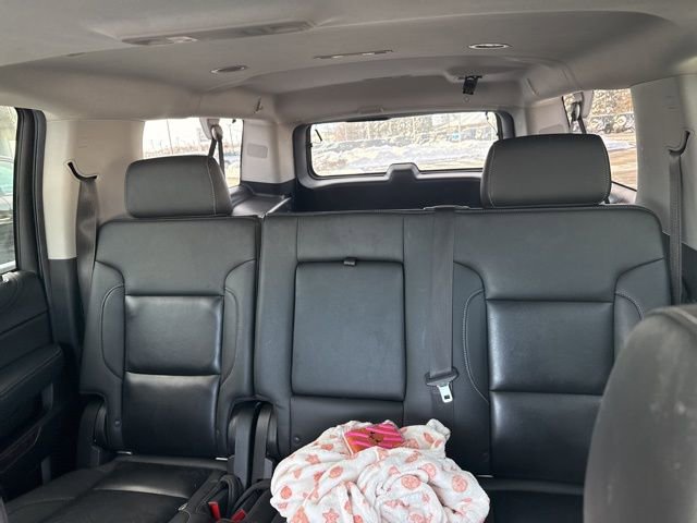 Used 2019 Chevrolet Suburban LT w/ LT Signature Package image 3