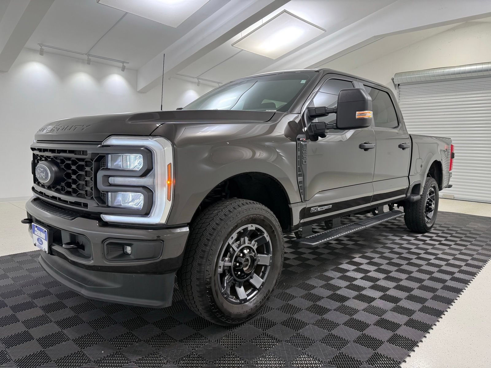 Used 2024 Ford F250 XL w/ STX Appearance Package AWD/4WD image 3