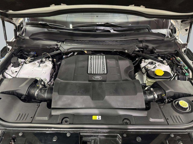 Used 2015 Land Rover Range Rover Supercharged image 59