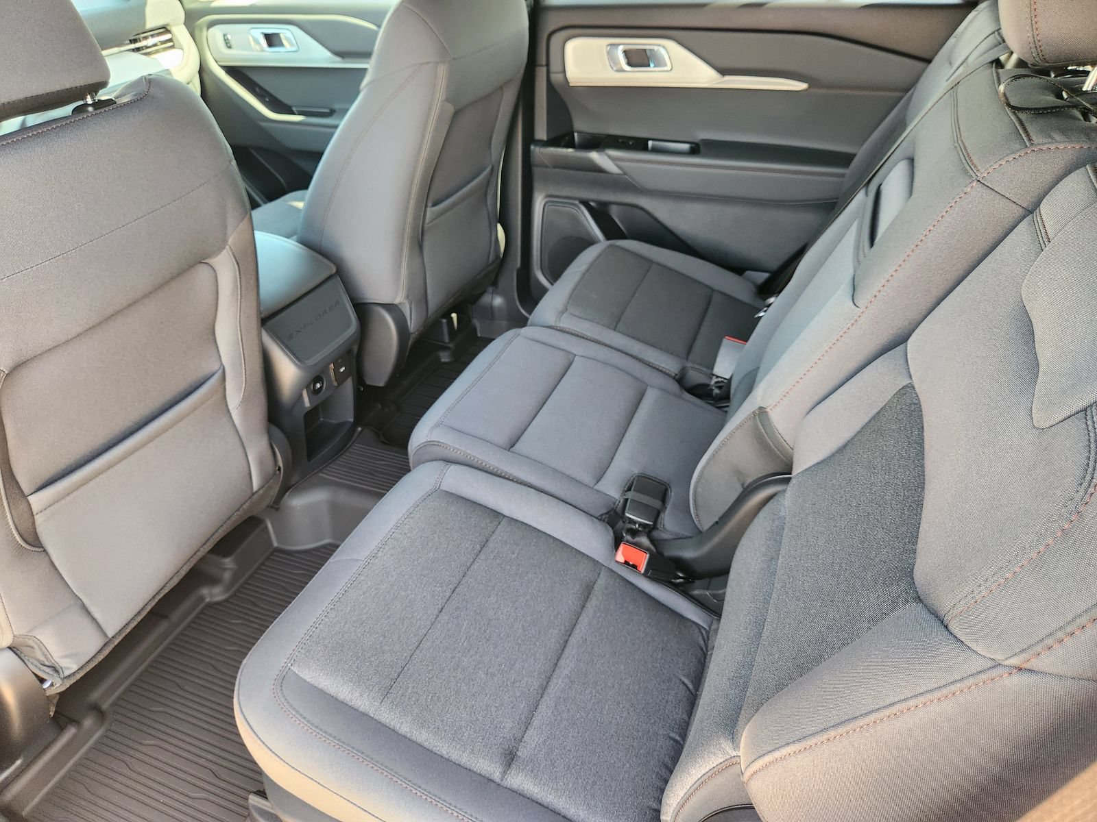 New 2027 Ford Explorer Active RWD image 23