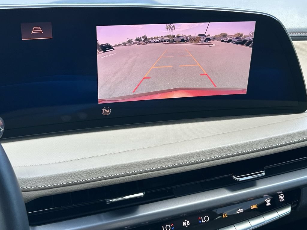 Used 2024 Cadillac XT4 Luxury w/ Cold Weather Package FWD image 15