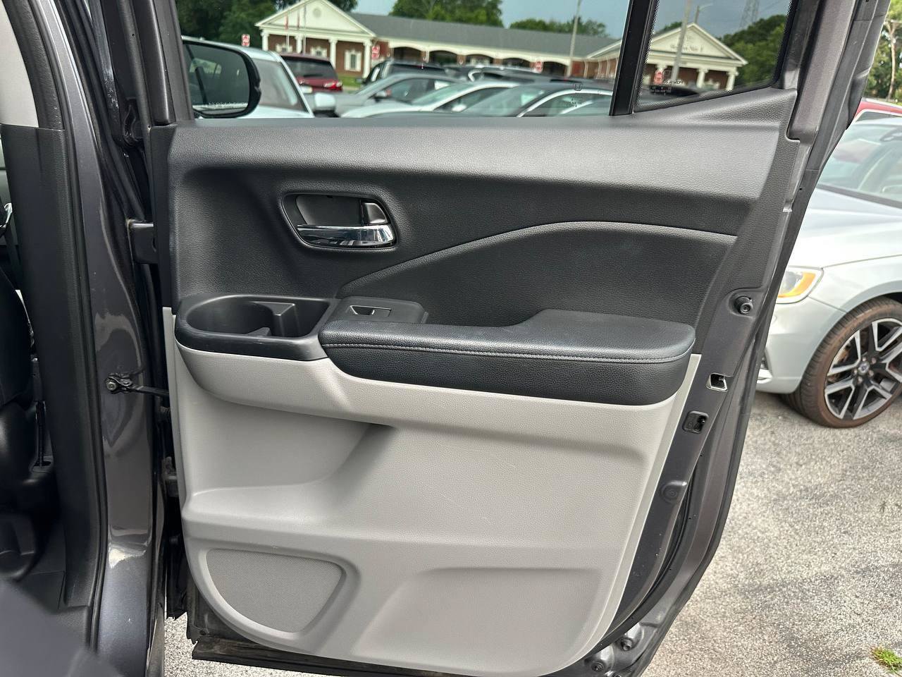 Used 2017 Honda Ridgeline RT image 35