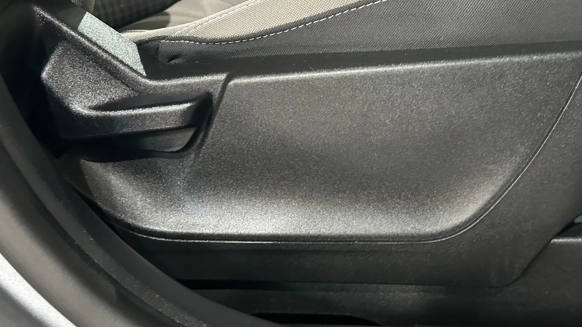 Used 2022 Ford Escape SE w/ Cold Weather Package FWD image 46