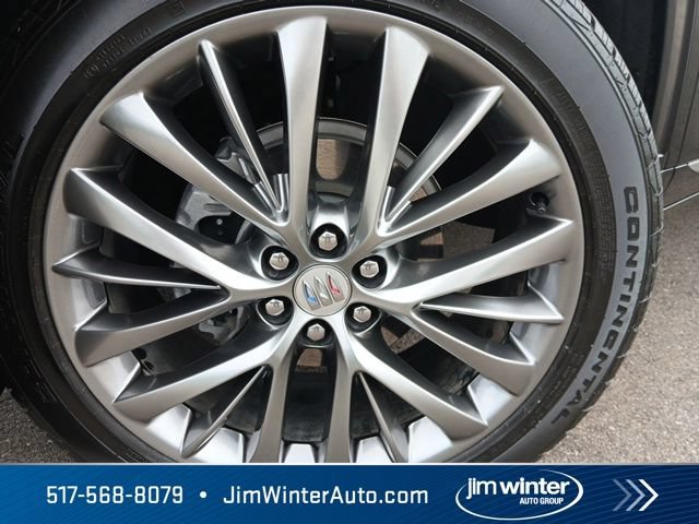 Certified 2025 Buick Enclave Avenir w/ LPO, Floor Liner Package AWD/4WD image 3
