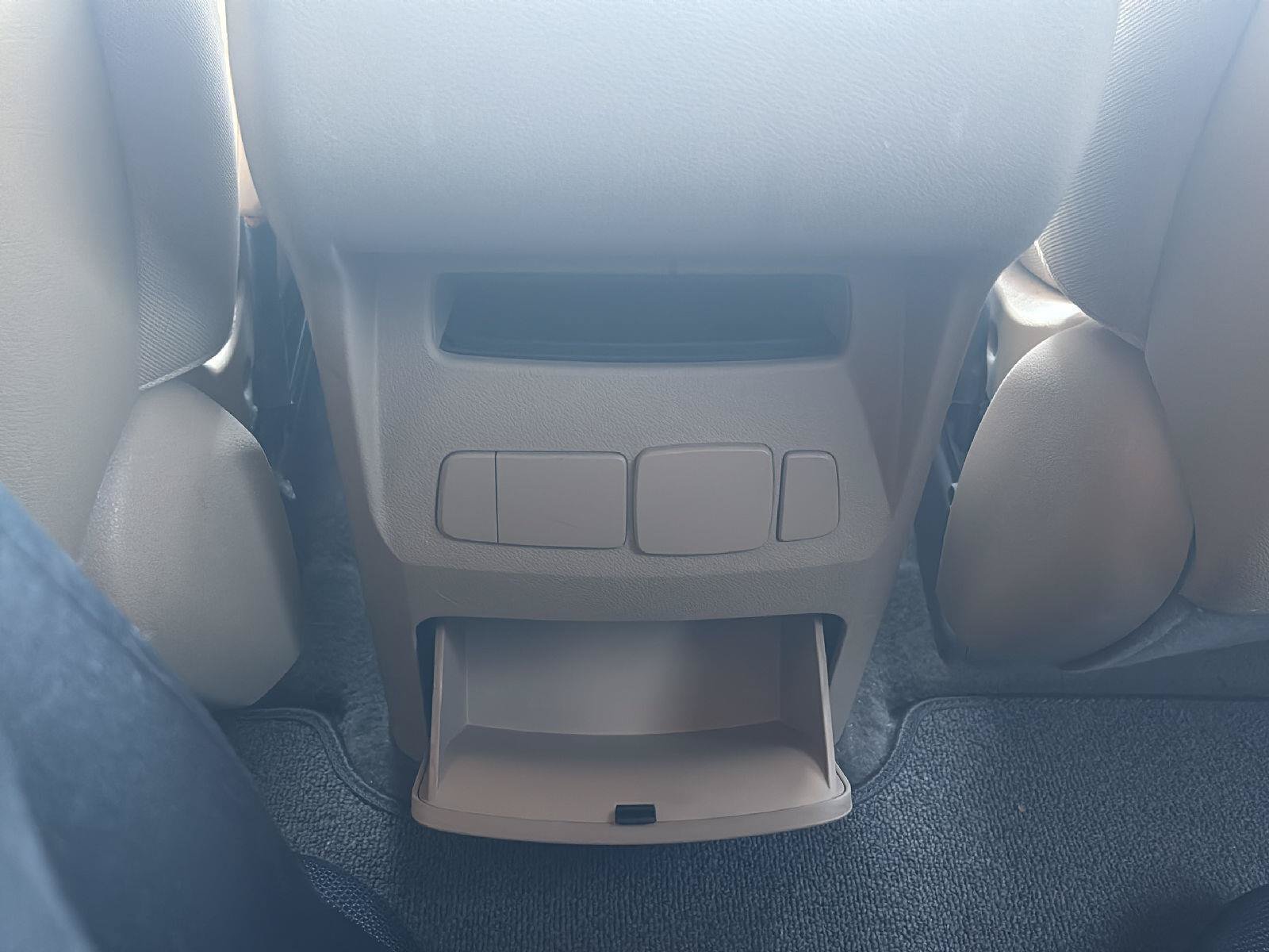 Used 2015 Kia Sedona LX w/ LX Convenience Package FWD image 19