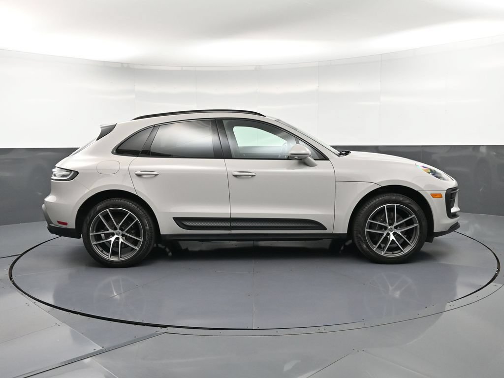 Certified 2023 Porsche Macan Turbo AWD/4WD image 9
