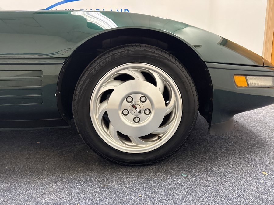 Used 1993 Chevrolet Corvette Coupe RWD image 20