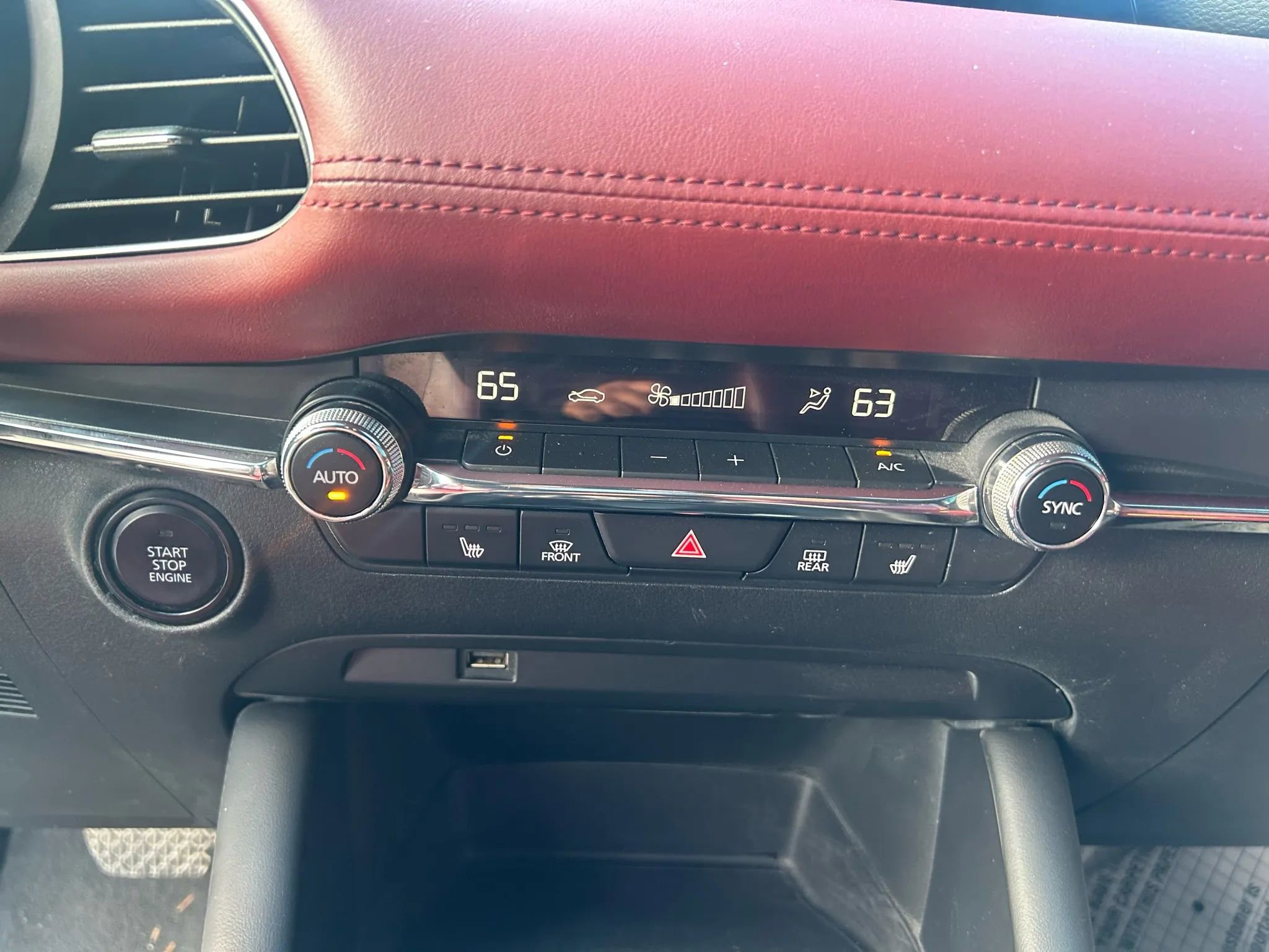 Used 2020 MAZDA MAZDA3 Hatchback w/ Premium Package image 16