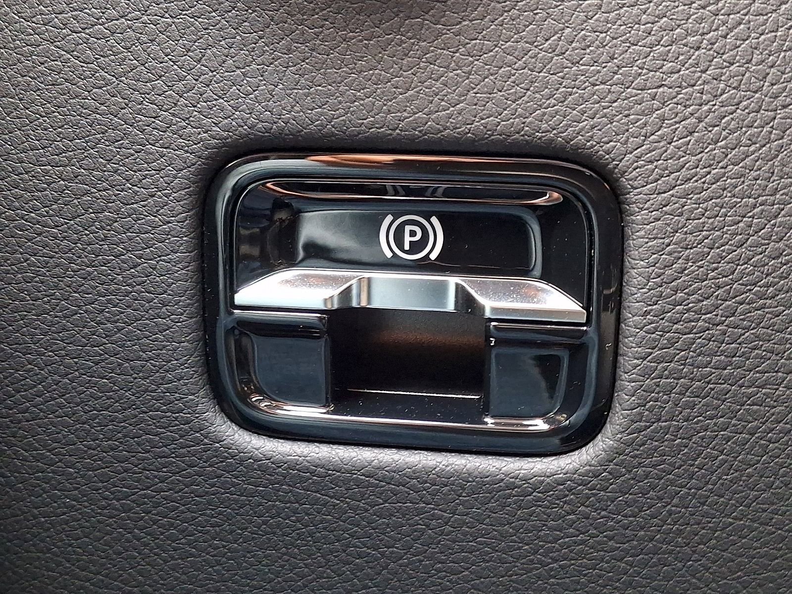 Certified 2026 Mercedes-Benz GLC 300 4MATIC image 24