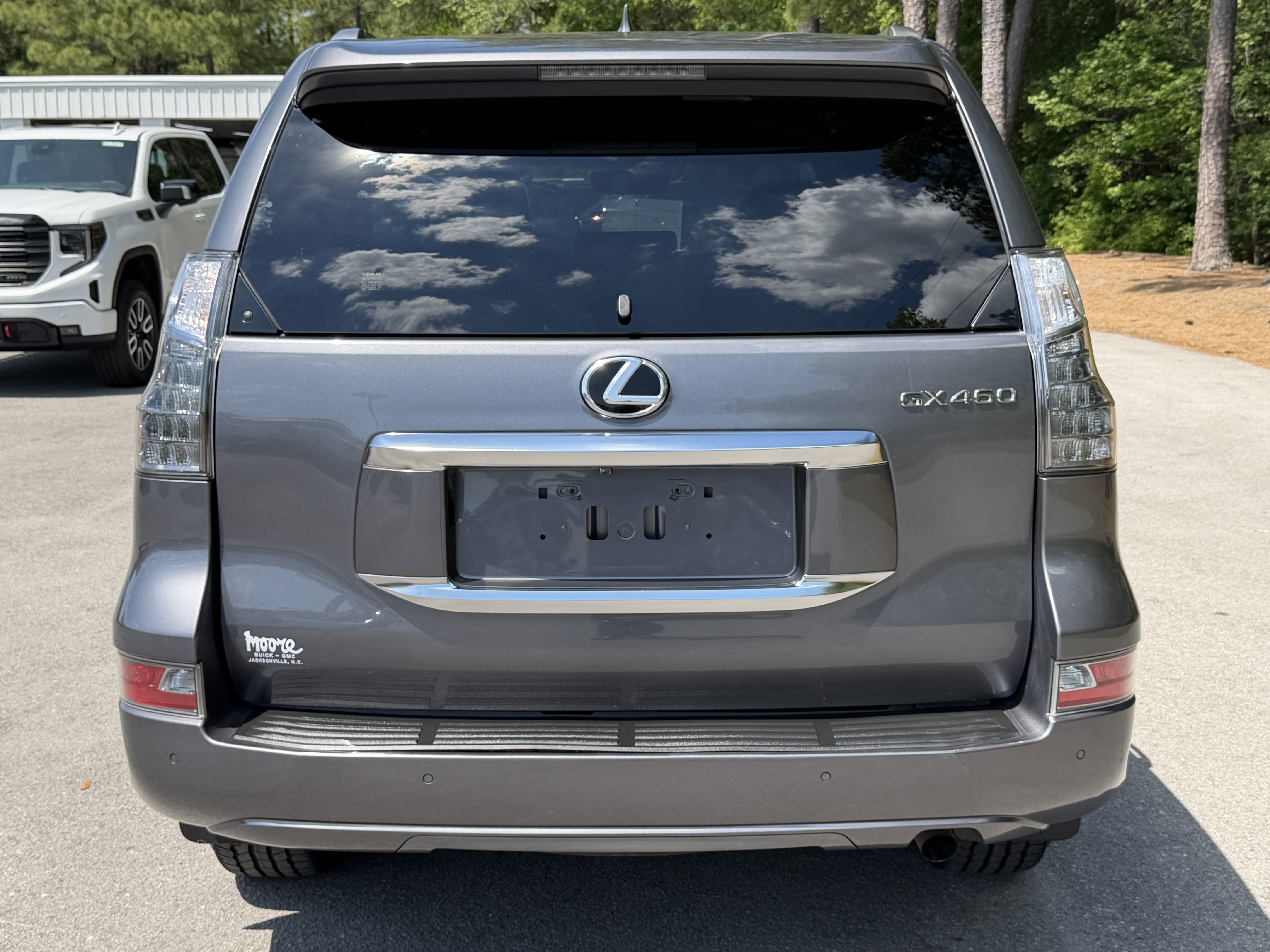 Used 2020 Lexus GX 460 Premium w/ Premium Package image 9