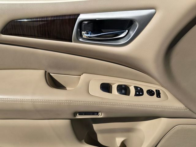 Used 2014 Nissan Pathfinder Platinum w/ Platinum Premium Package FWD image 16