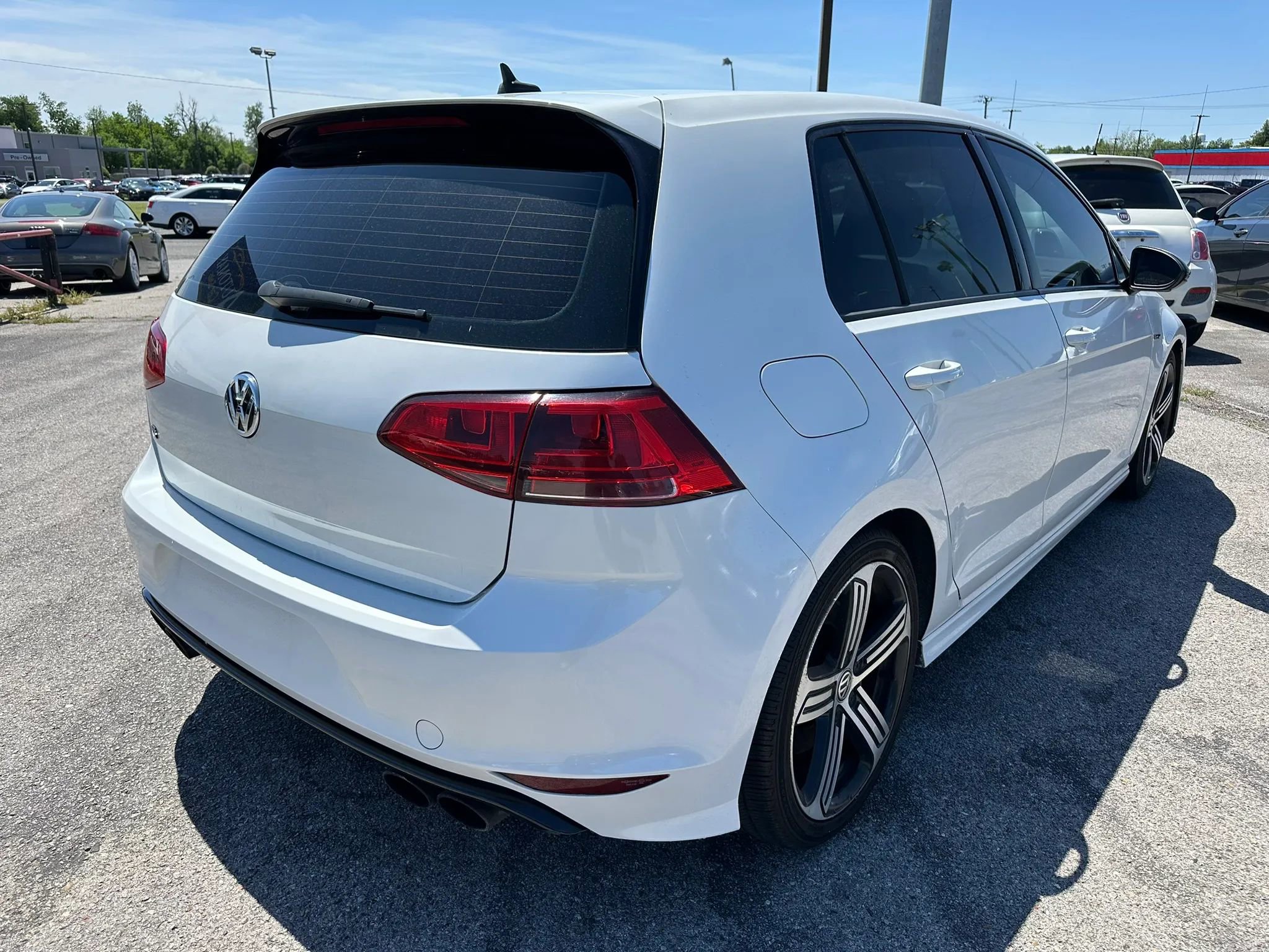 Used 2016 Volkswagen Golf R 4-Door AWD/4WD image 32