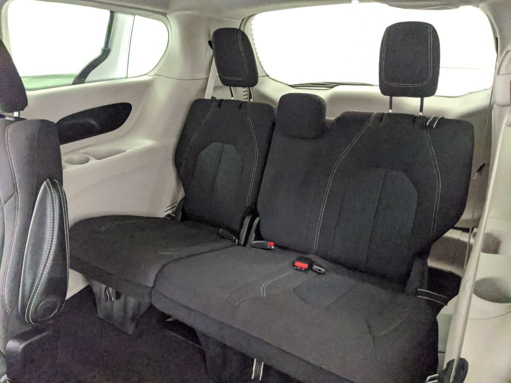 Used 2024 Chrysler Voyager LX FWD image 18