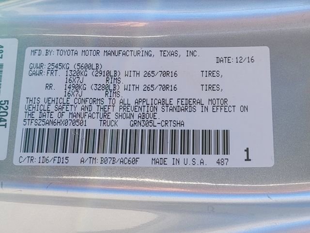 Used 2017 Toyota Tacoma TRD Off-Road w/ Premium & Technology Package image 17