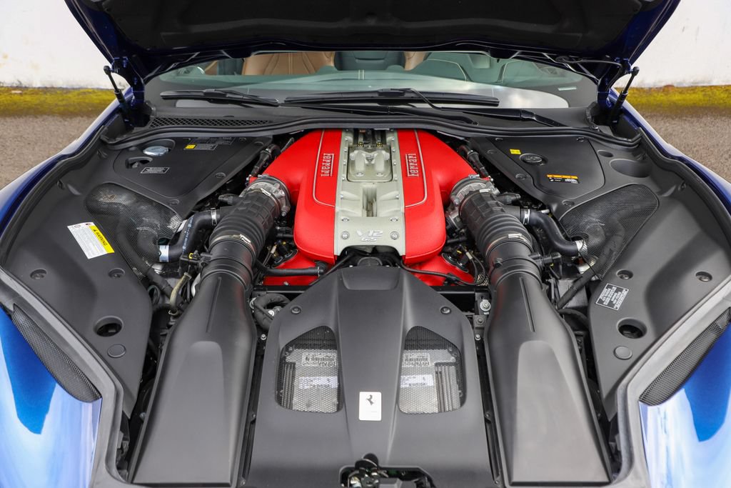 Used 2021 Ferrari 812 GTS RWD image 11