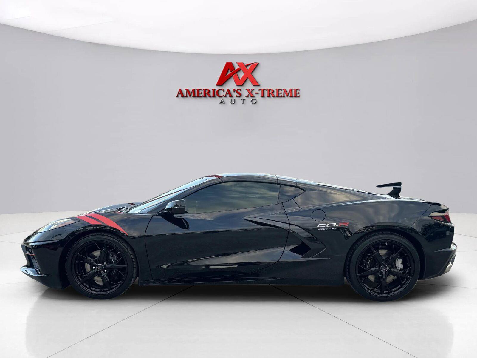Used 2022 Chevrolet Corvette Stingray Coupe w/ 1LT RWD image 2