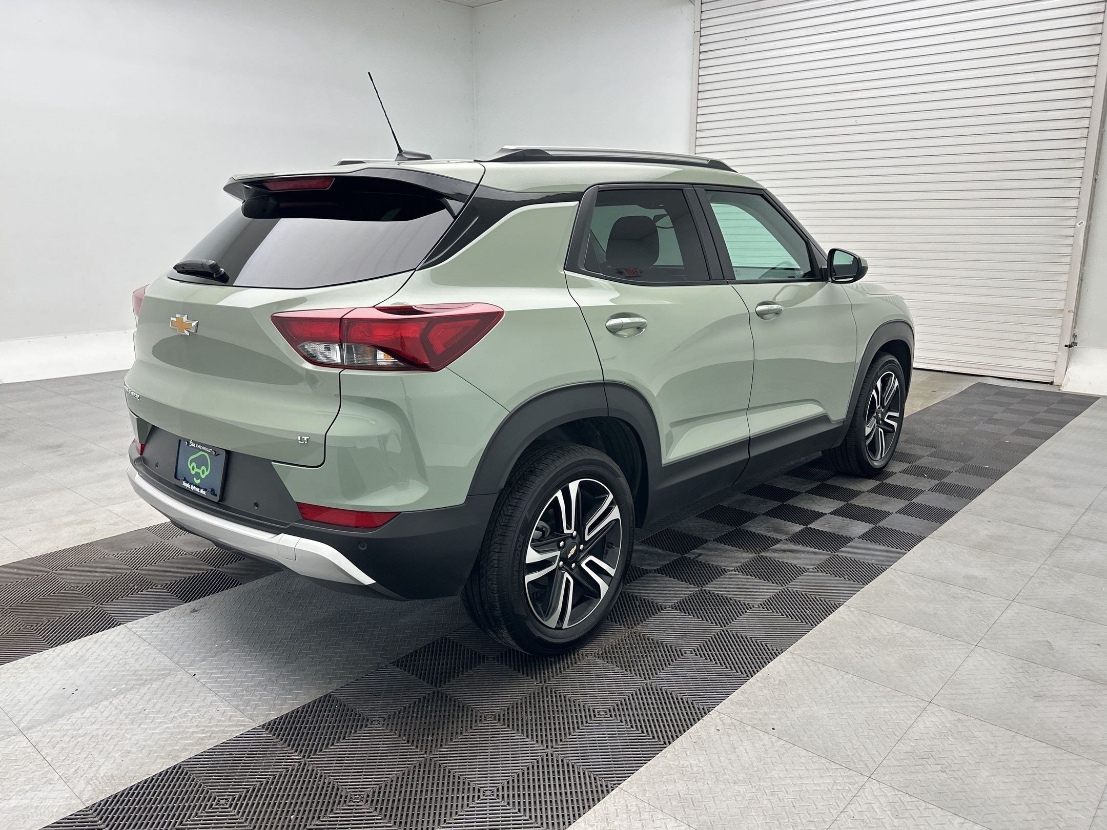Certified 2025 Chevrolet TrailBlazer LT w/ Convenience Package FWD image 9