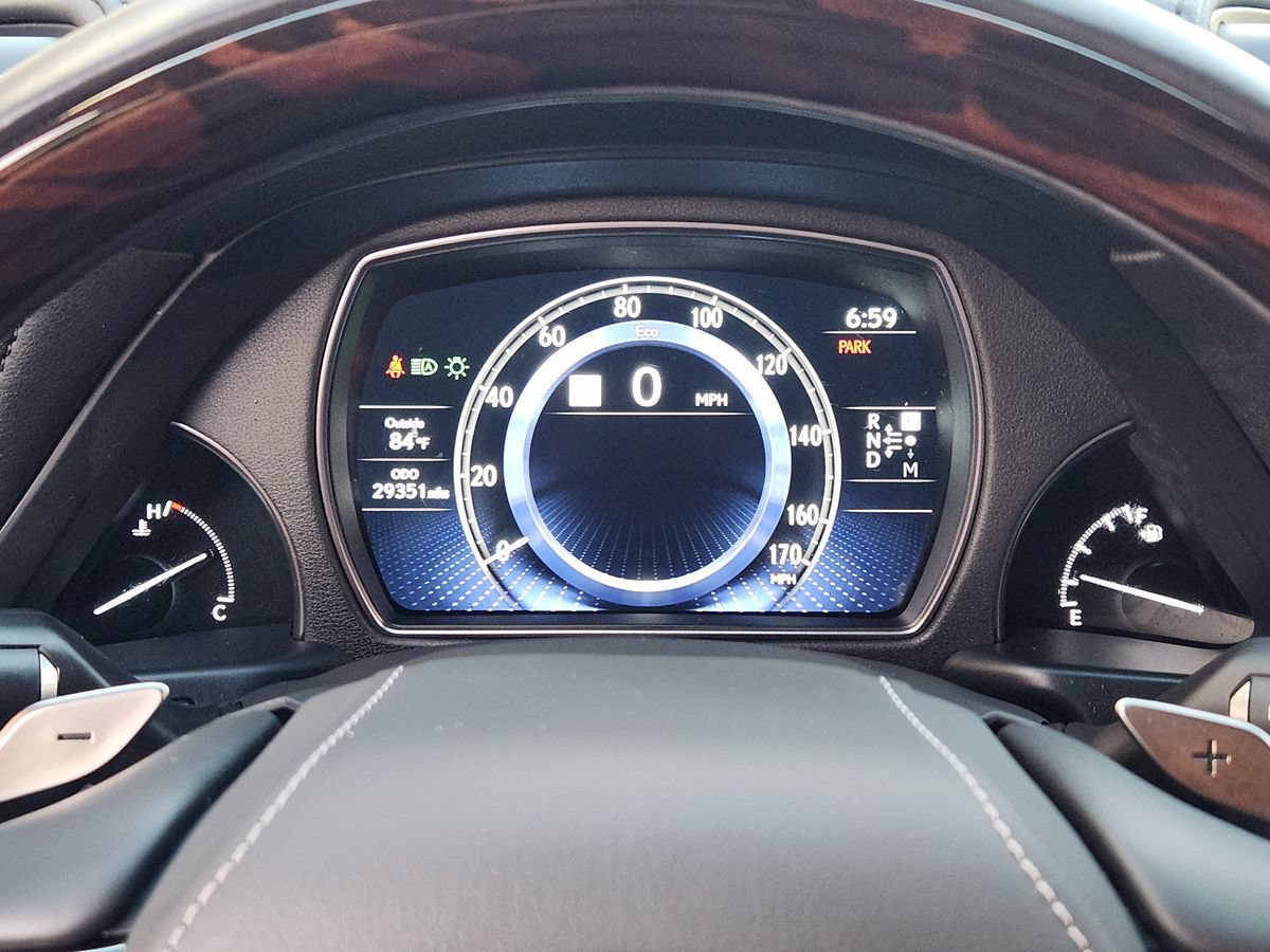 Used 2022 Lexus LS 500 w/ Interior Upgrade Package RWD image 34