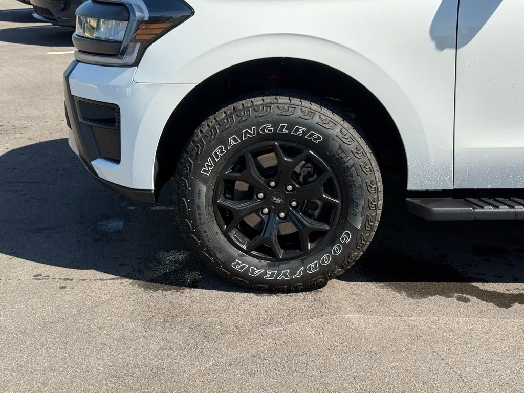 Used 2023 Ford Expedition Timberline image 13