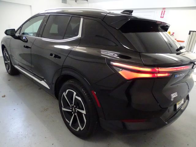 Used 2025 Chevrolet Equinox EV LT image 17