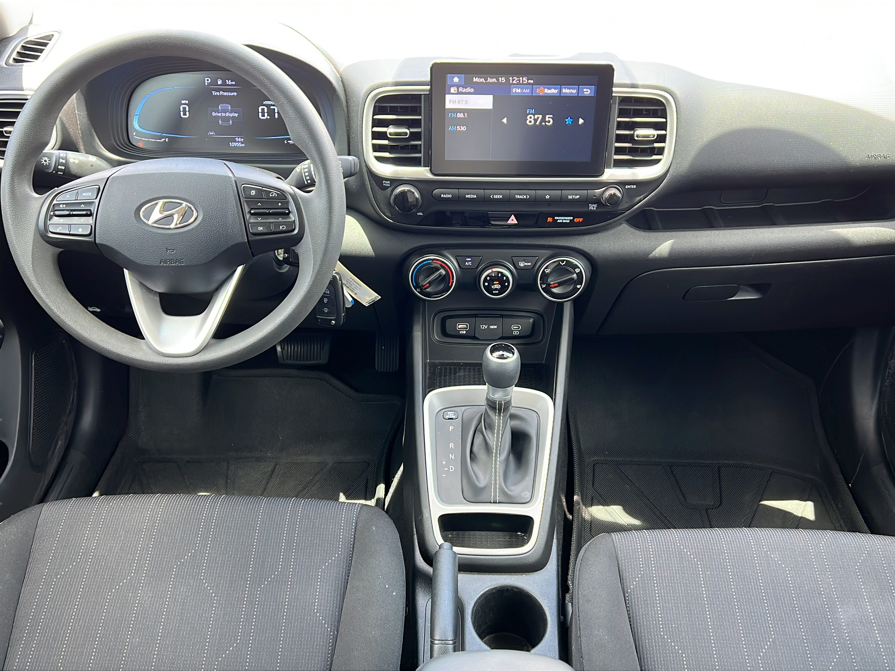 Certified 2024 Hyundai Venue SE FWD image 11