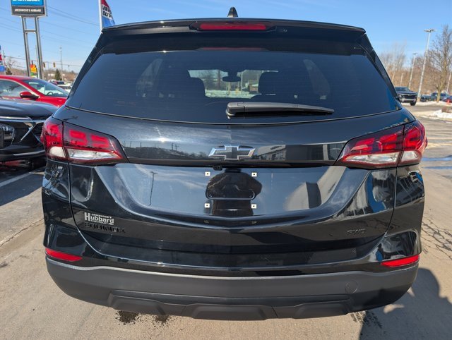 Used 2024 Chevrolet Equinox LS w/ LS Convenience Package image 4