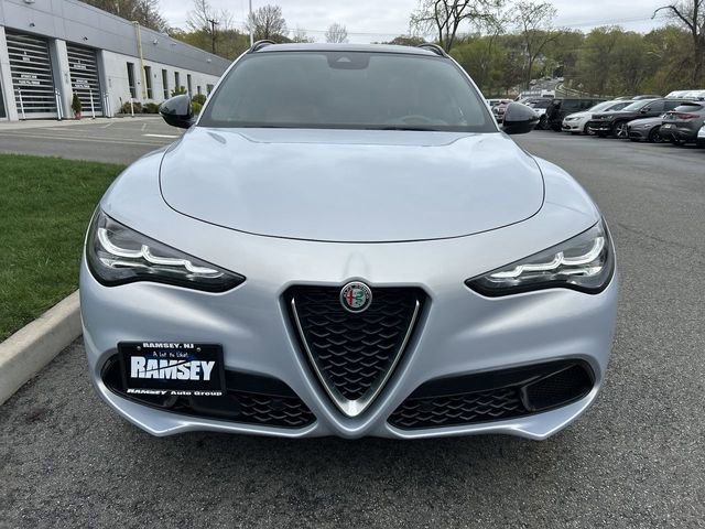 Used 2024 Alfa Romeo Stelvio Ti w/ Performance Driving Package AWD/4WD image 3