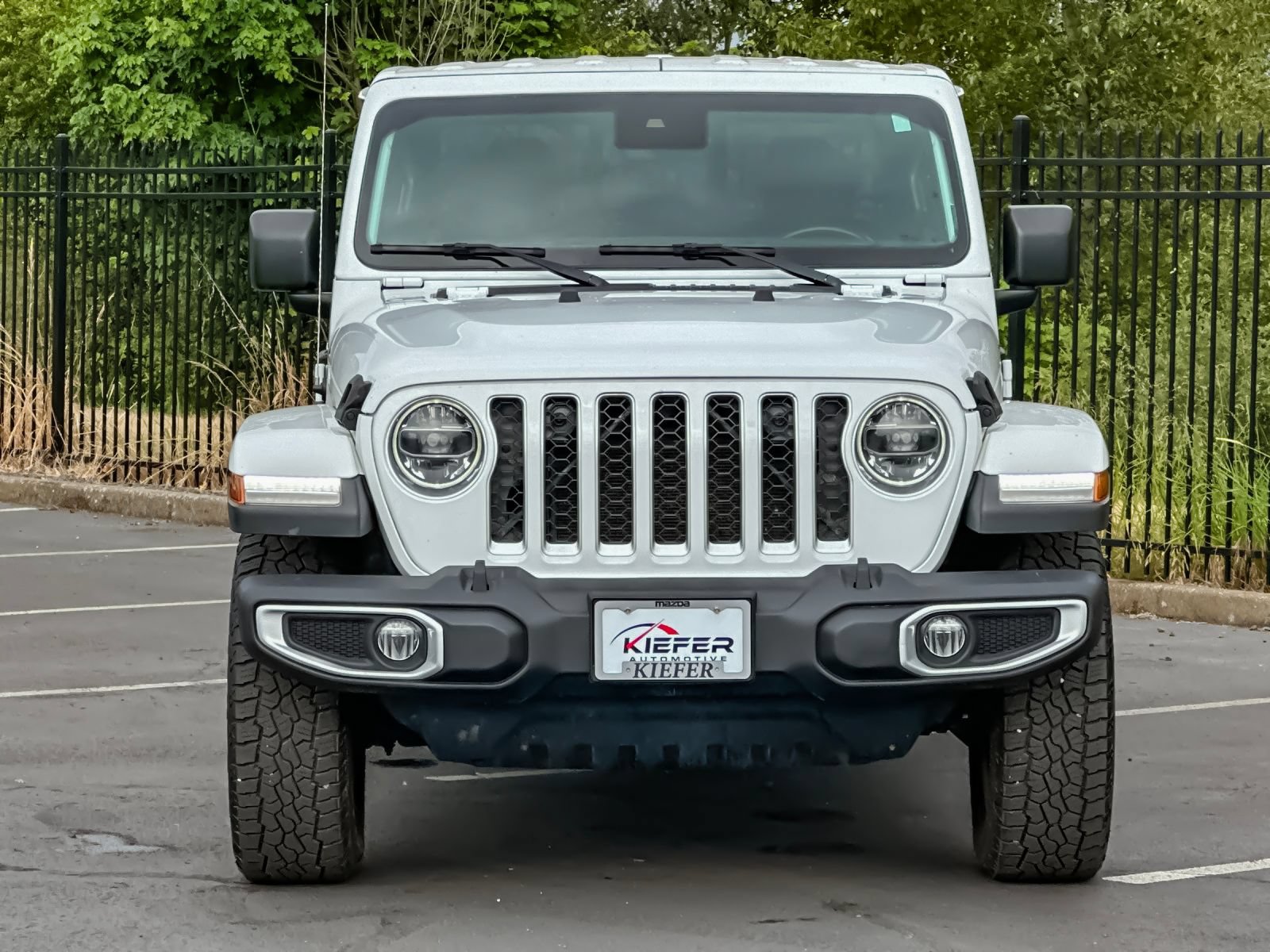 Used 2021 Jeep Gladiator Overland w/ Uconnect 4C Nav & Sound Group AWD/4WD image 8