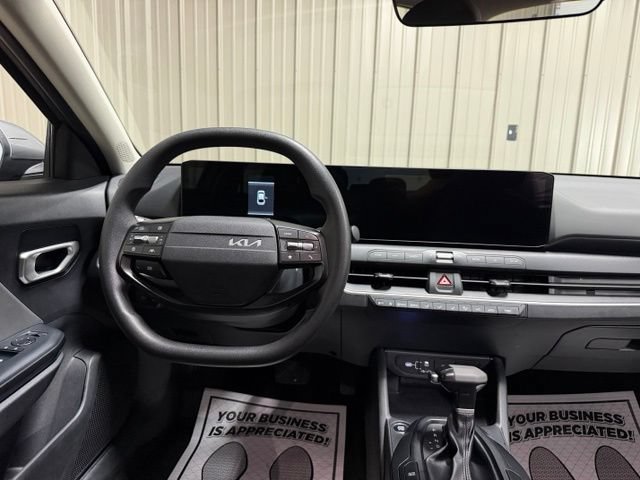 Used 2025 Kia K4 FWD image 28