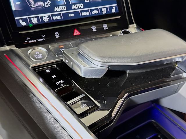 Used 2019 Audi e-tron Prestige w/ Prestige Package image 15