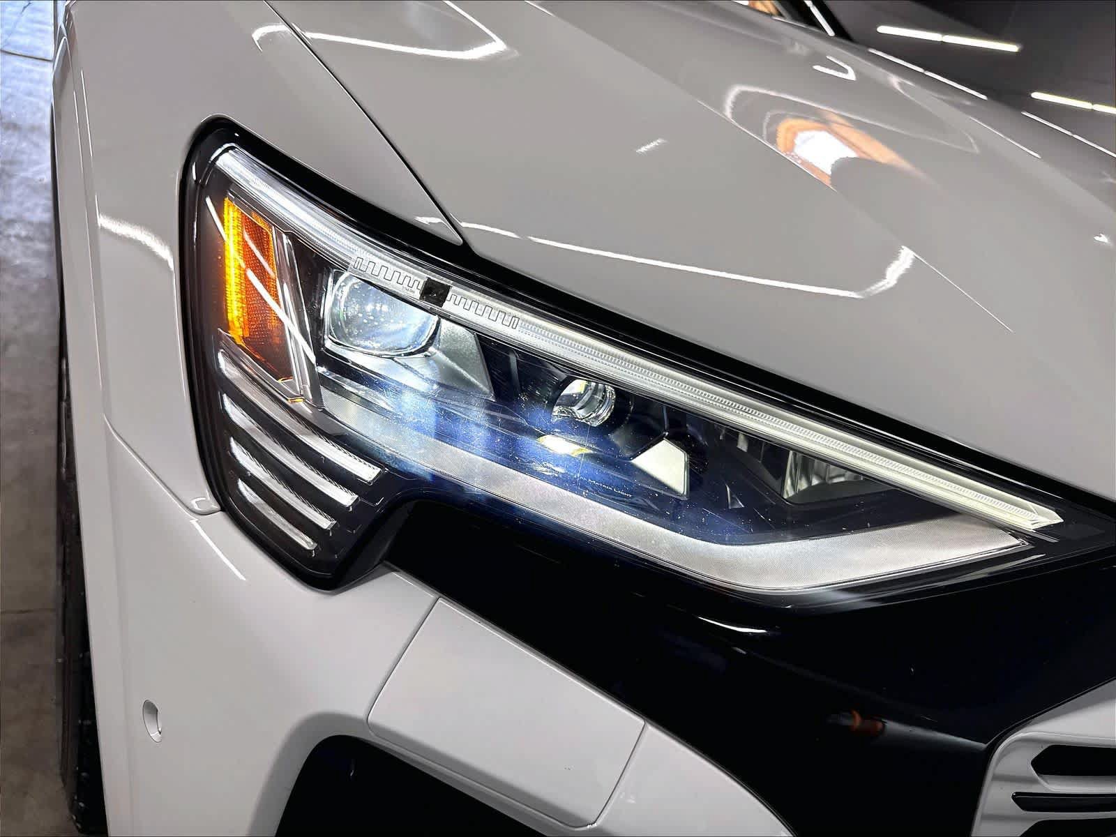 Certified 2024 Audi Q8 e-tron Prestige AWD/4WD image 30