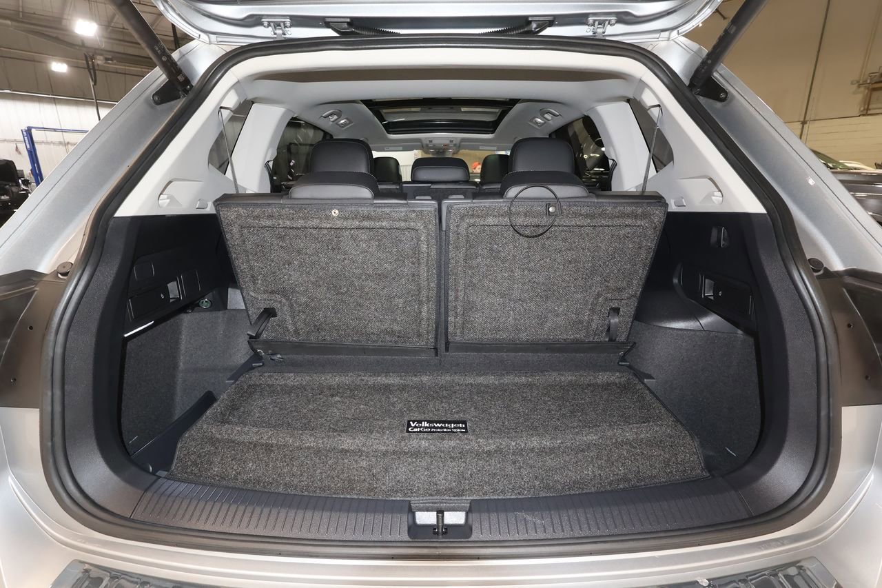 Used 2023 Volkswagen Tiguan SE w/ Panoramic Sunroof Package image 23