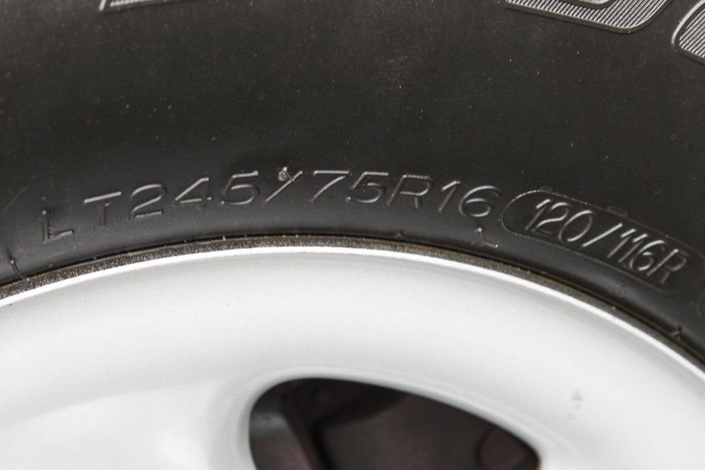 Used 2020 Chevrolet Express 3500 w/ Driver Convenience Package RWD image 40