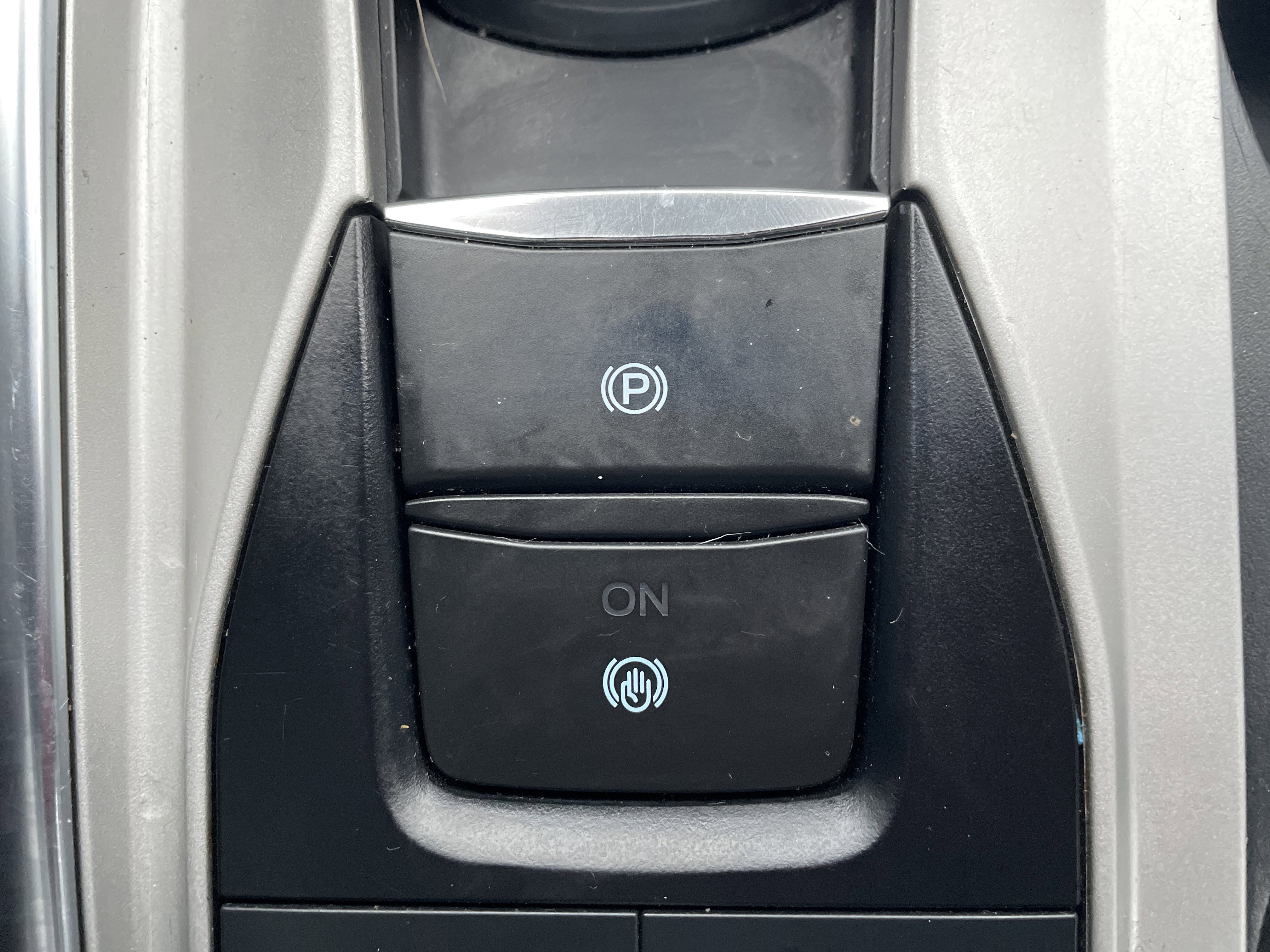 Used 2022 Ford Explorer XLT w/ Equipment Group 202A image 39