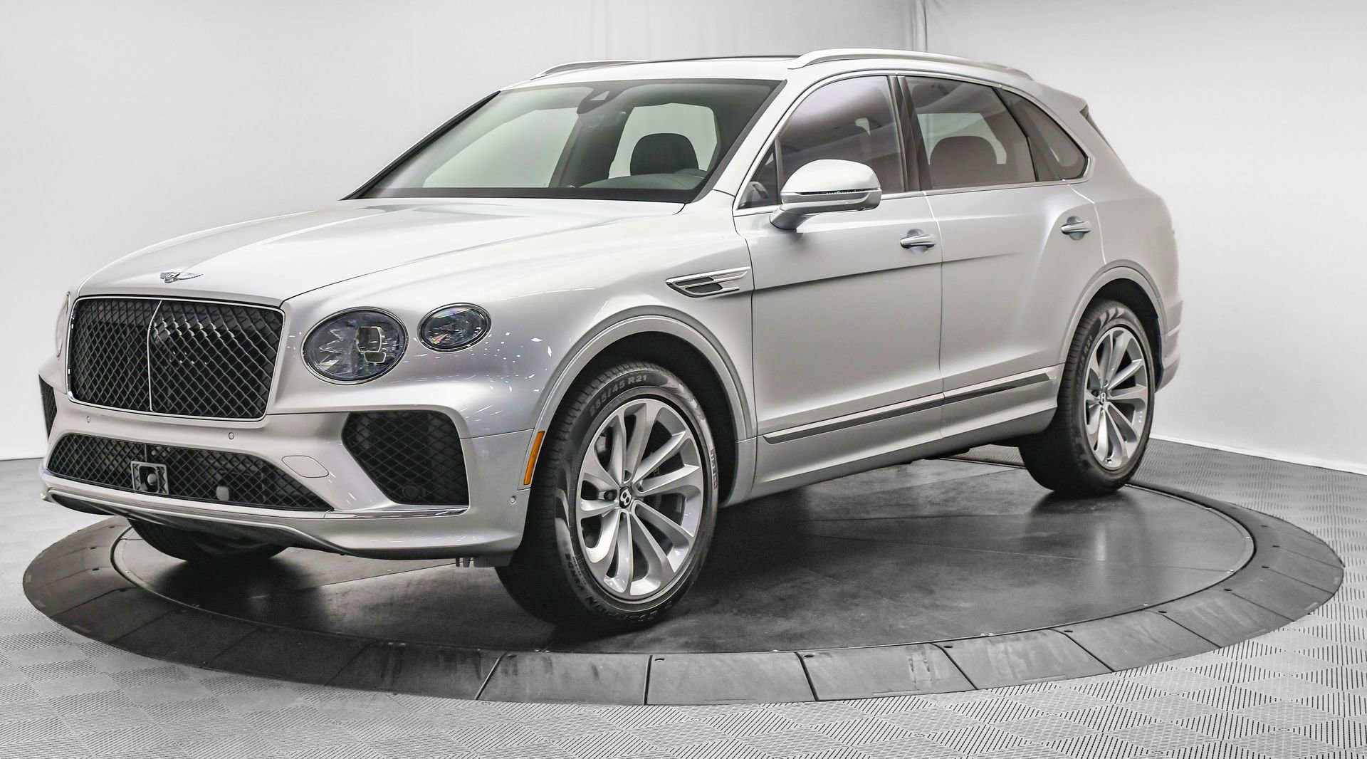 New 2025 Bentley Bentayga image 8