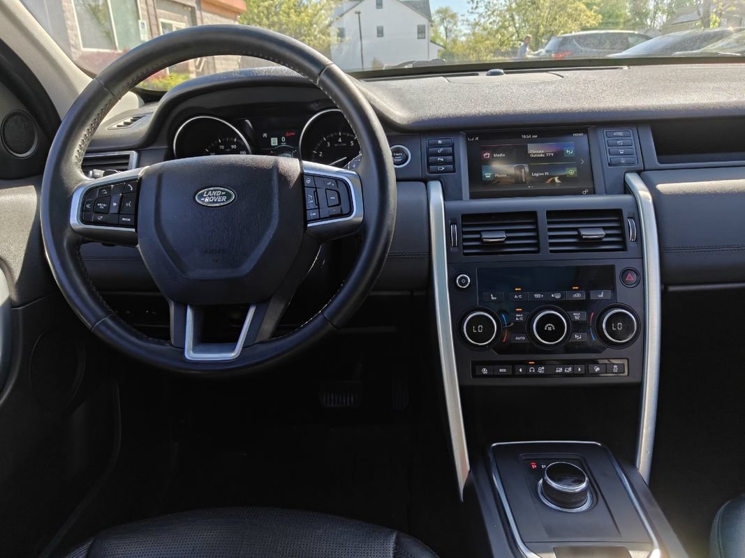 Used 2019 Land Rover Discovery Sport HSE AWD/4WD image 24
