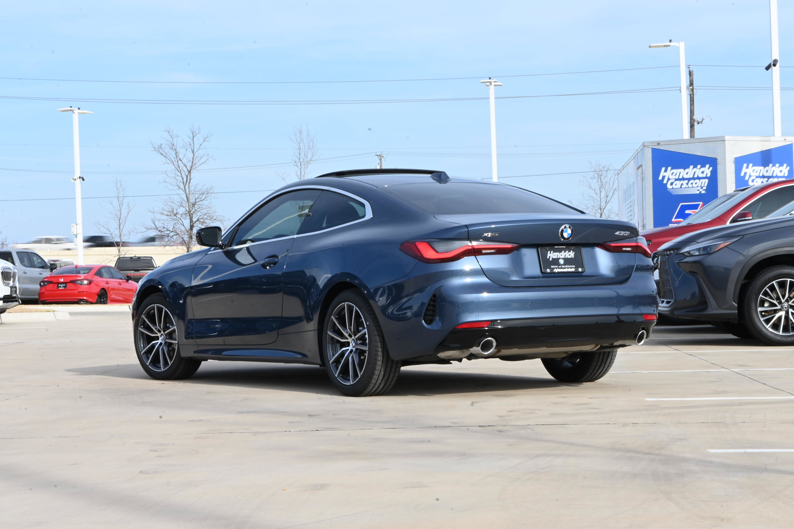 Used 2026 BMW 430i xDrive Coupe w/ Parking Assistance Package AWD/4WD image 3