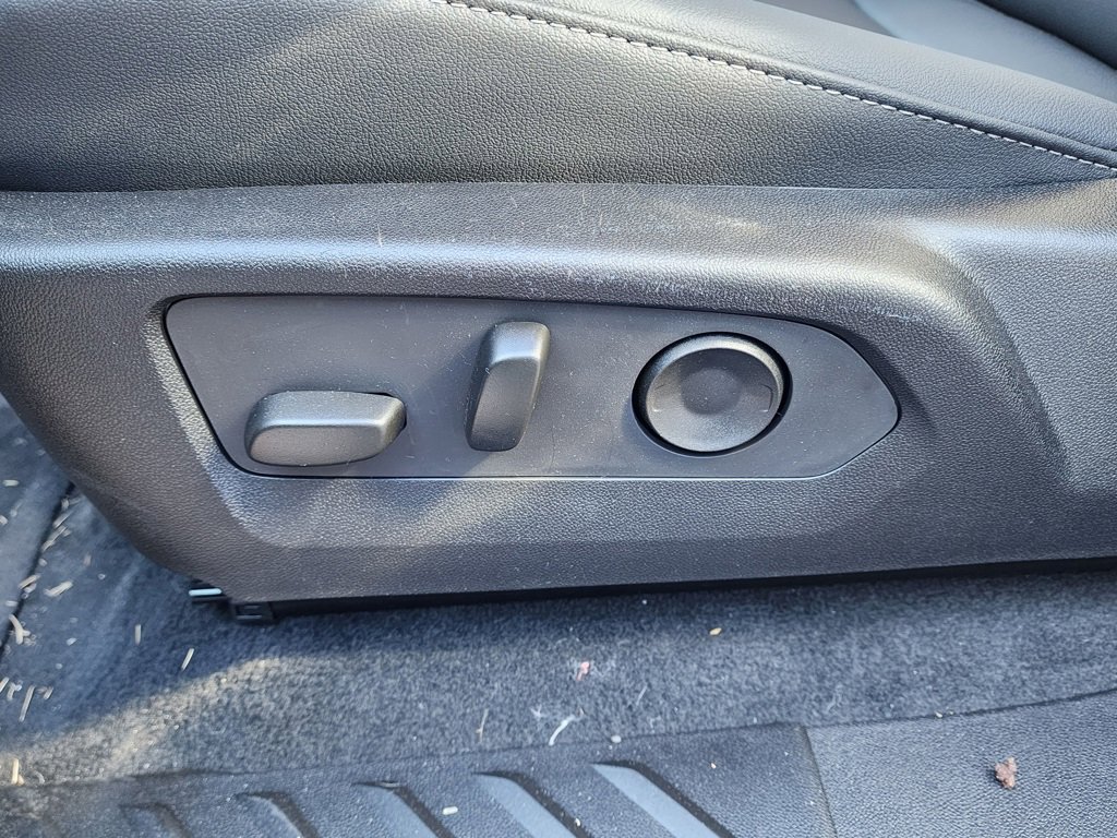 New 2026 GMC Canyon Elevation w/ Convenience Package image 17