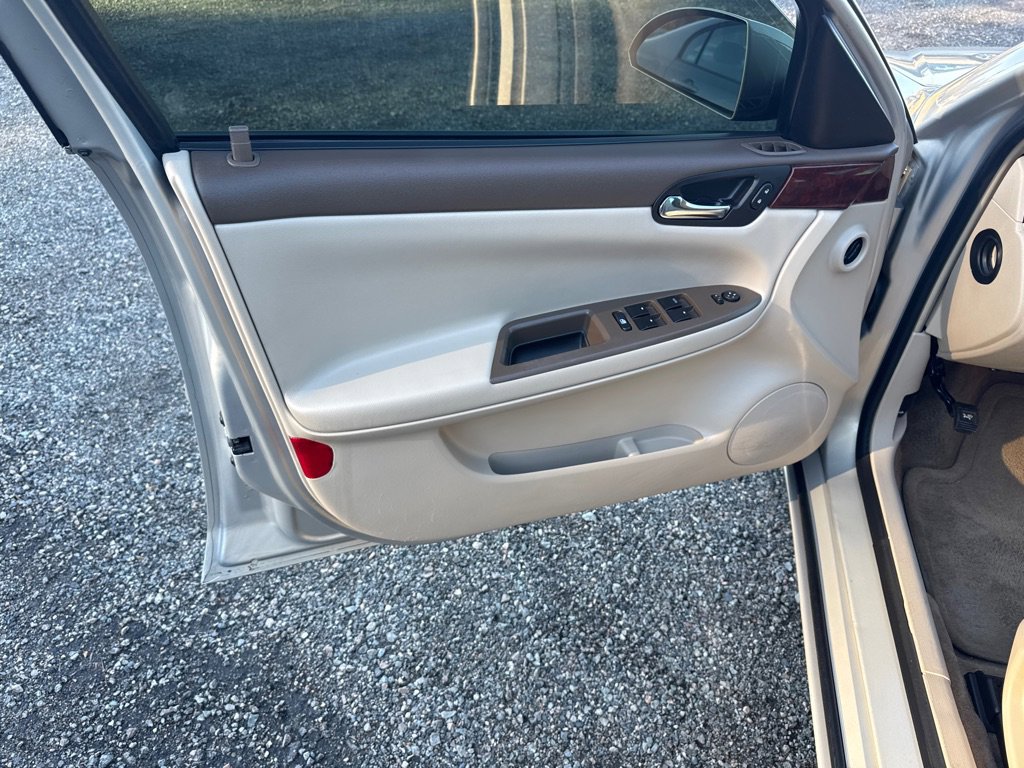 Used 2008 Chevrolet Impala LS image 25